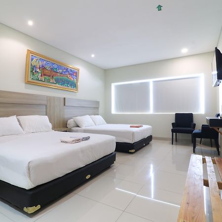 Locus Rooms Bandung Buitenkant foto