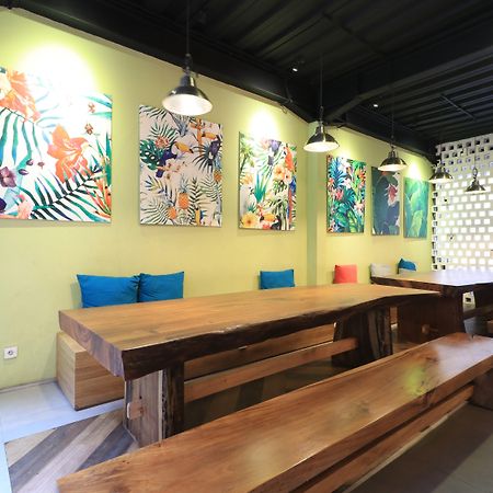 Locus Rooms Bandung Buitenkant foto